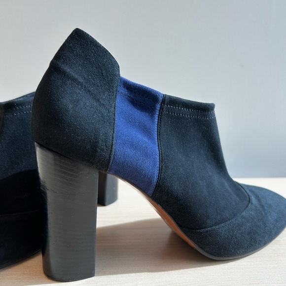 Aquatalia size 11 great used condition Black and Blue Heeled Boots Suede - Picture 2 of 11